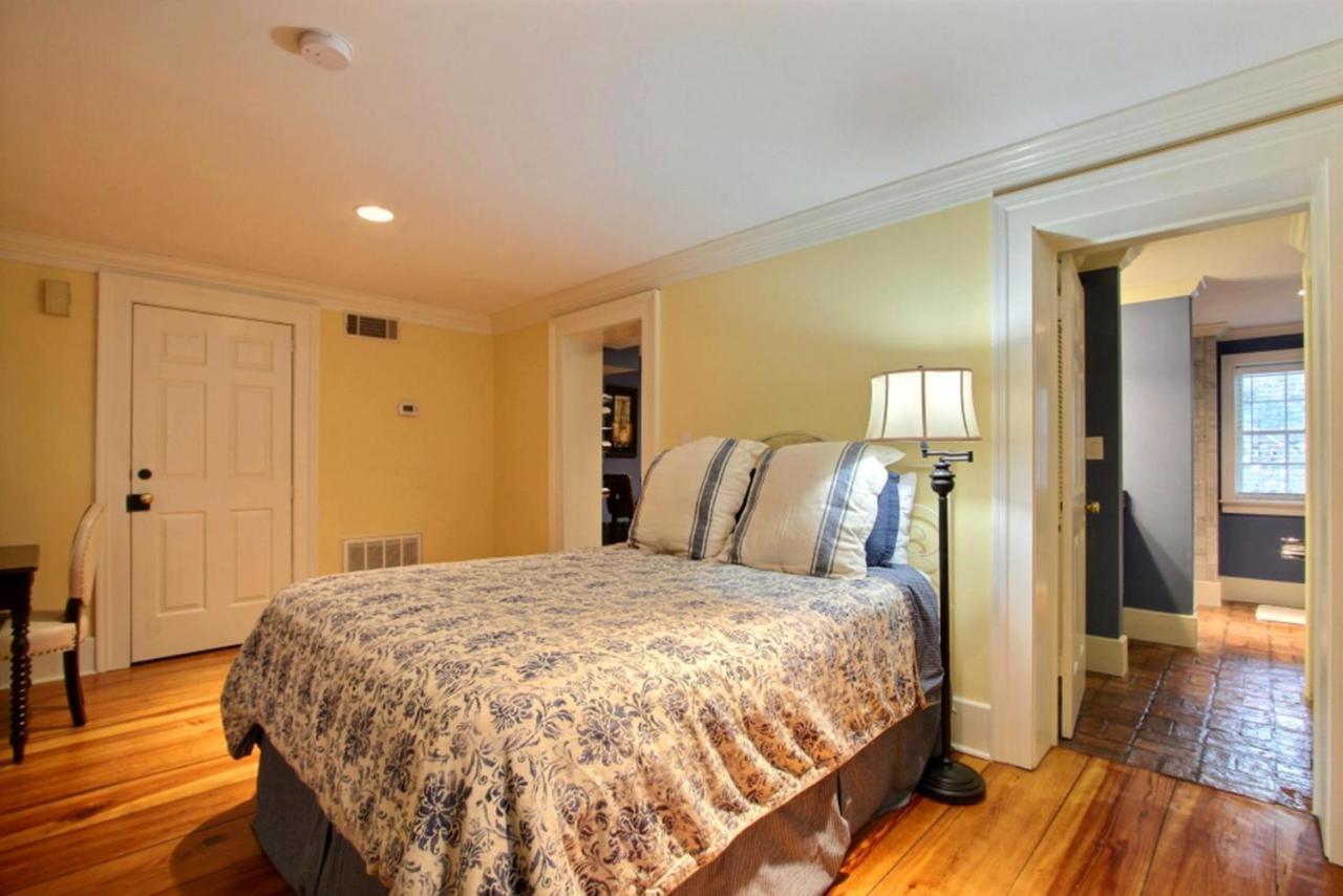 Bird Baldwin Magnolia Suite Savannah Exterior photo